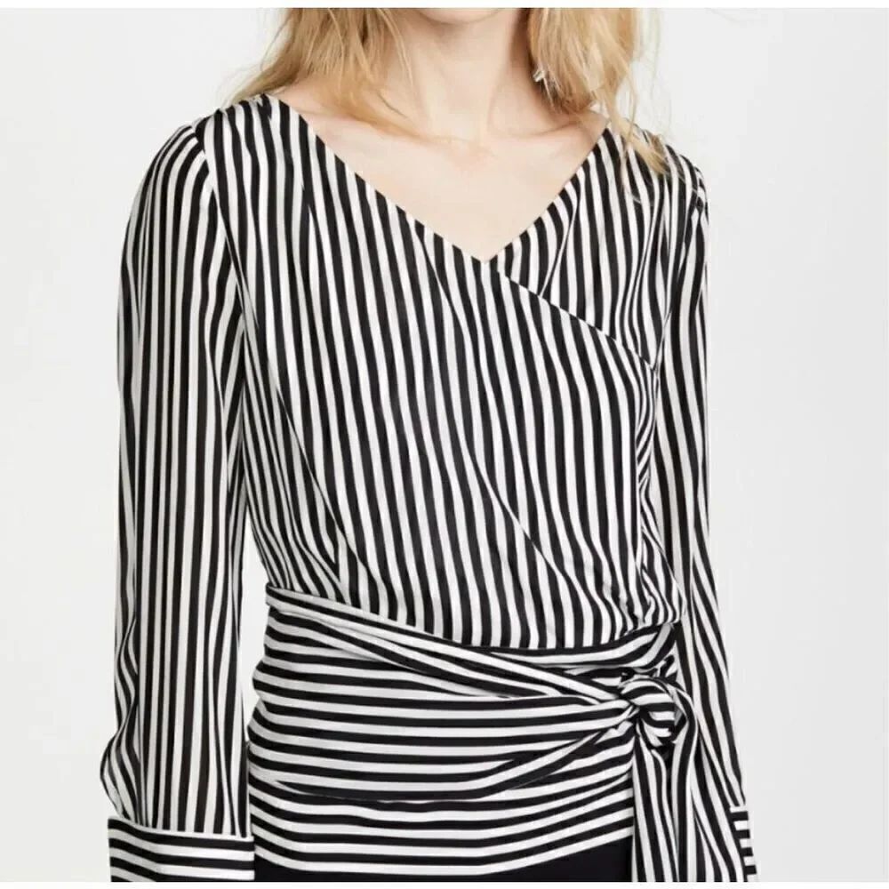 Alice + Olivia Alba cross front blouse size medium